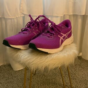 ASICS Women's Vibrant Purple Athletic Shoes